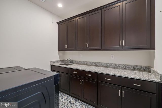 70 KATE CT, Easton, PA 18042