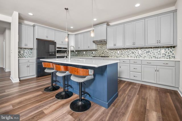 70 KATE CT, Easton, PA 18042