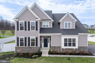 70 KATE CT, Easton, PA 18042