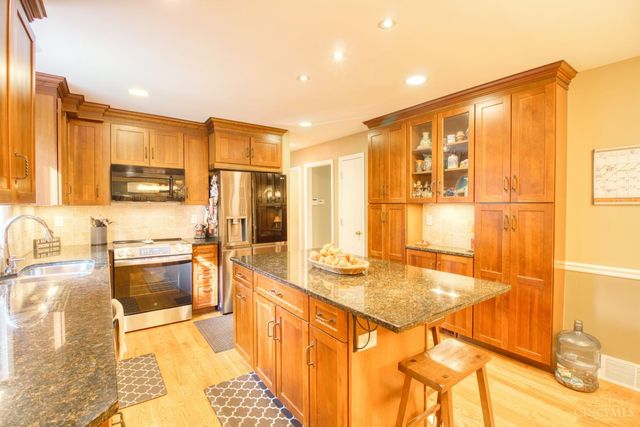 2434 Concordgreen Drive, Cincinnati, OH 45244