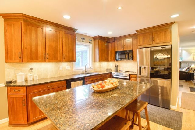2434 Concordgreen Drive, Cincinnati, OH 45244