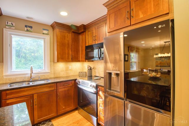 2434 Concordgreen Drive, Cincinnati, OH 45244