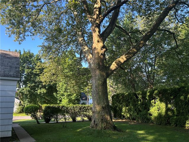 3621 Lake Avenue, Rochester, NY 14612