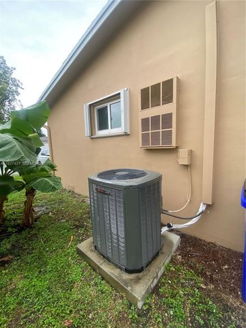 6940 NW 12th St, Margate, FL 33063