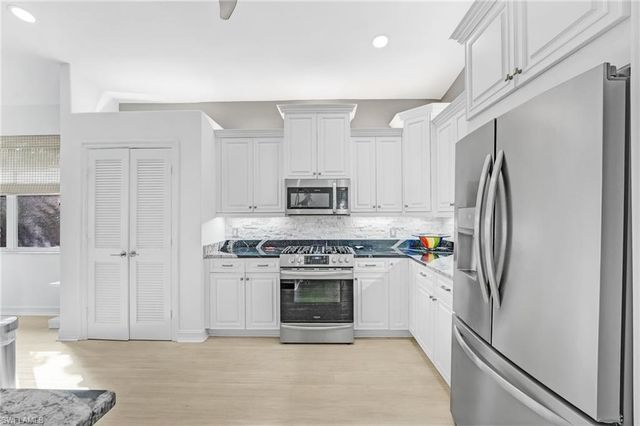 11033 Harbour Yacht CT 202, Fort Myers, FL 33908