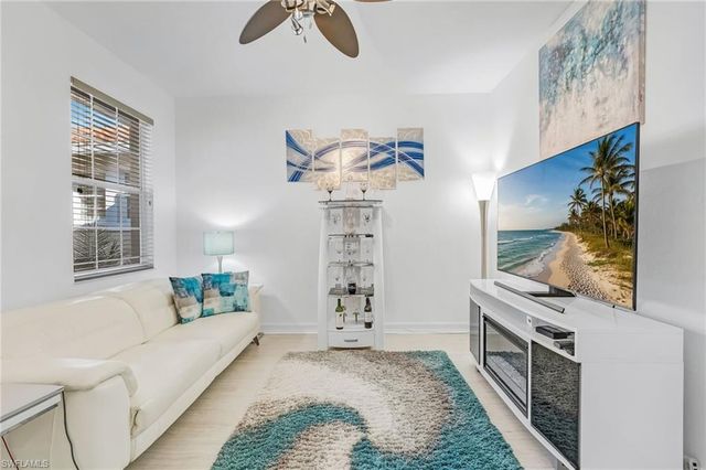 11033 Harbour Yacht CT 202, Fort Myers, FL 33908