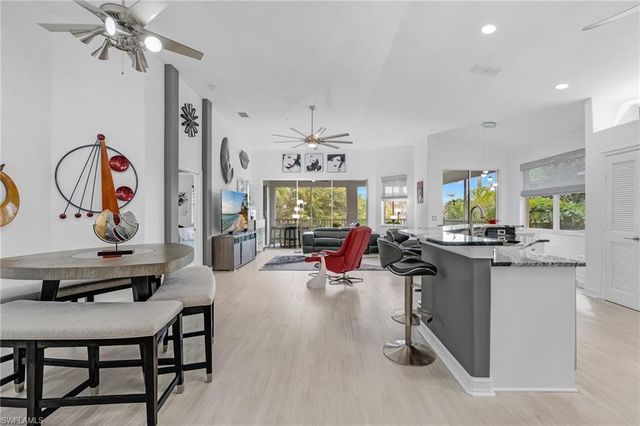 11033 Harbour Yacht CT 202, Fort Myers, FL 33908