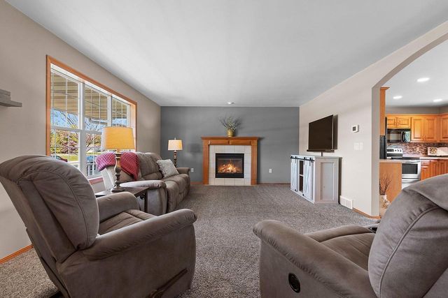 5071 SNAPDRAGON CIRCLE, Little Suamico, WI 54141