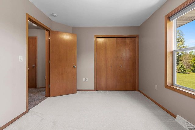 5071 SNAPDRAGON CIRCLE, Little Suamico, WI 54141