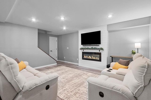 5071 SNAPDRAGON CIRCLE, Little Suamico, WI 54141