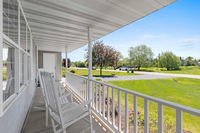 5071 SNAPDRAGON CIRCLE, Little Suamico, WI 54141