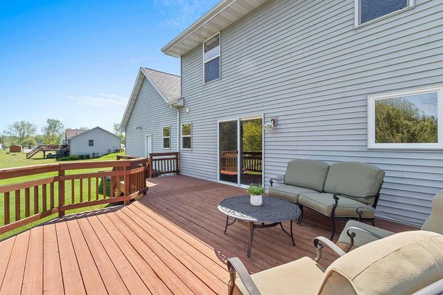 5071 SNAPDRAGON CIRCLE, Little Suamico, WI 54141