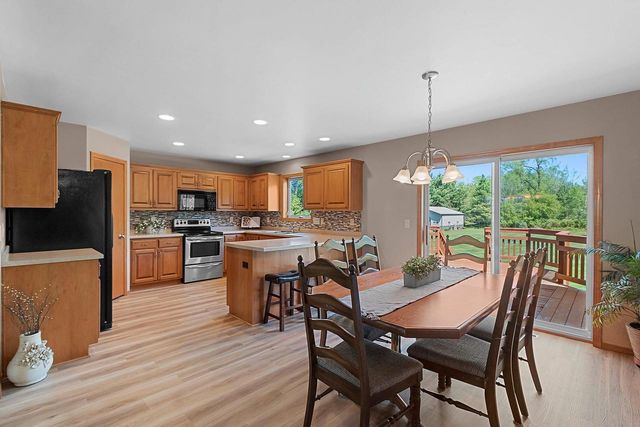 5071 SNAPDRAGON CIRCLE, Little Suamico, WI 54141
