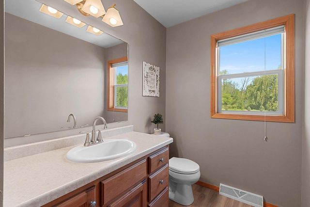 5071 SNAPDRAGON CIRCLE, Little Suamico, WI 54141