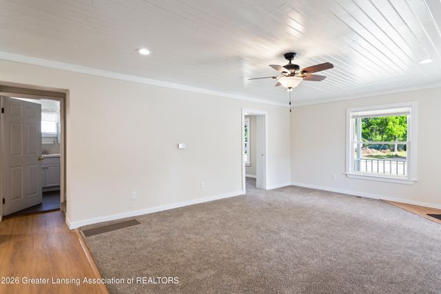 113 W Polly Street, Perry, MI 48872