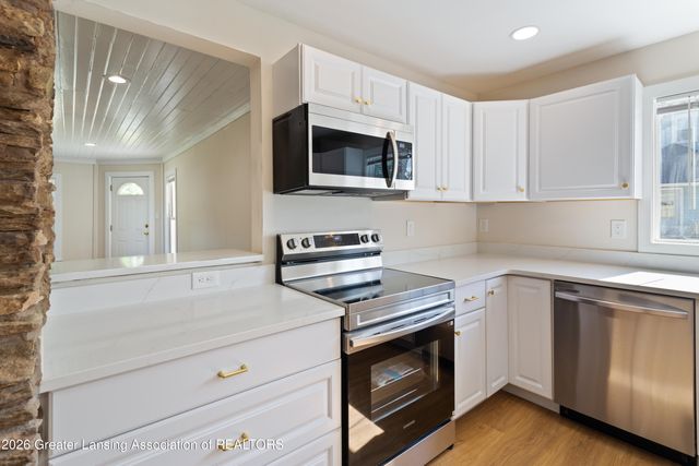 113 W Polly Street, Perry, MI 48872