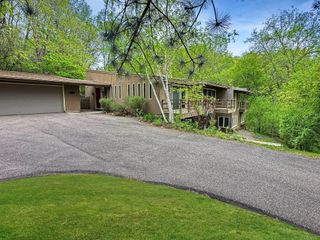 7201 Schey Drive, Edina, MN 55439