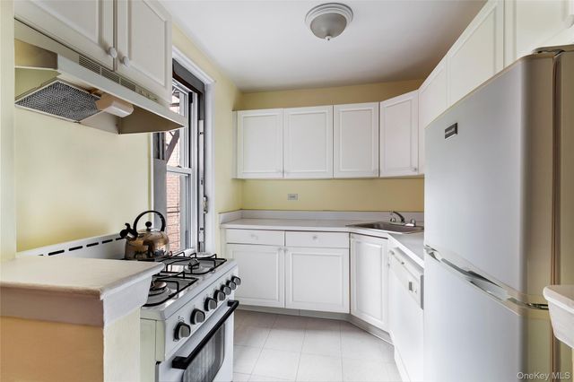 525 W 236th Street 2D, Bronx, NY 10463