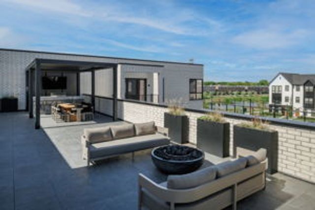 8040 W O'Connor Drive 212, River Grove, IL 60171