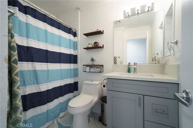 4900 N Grand 322, Covina, CA 91724