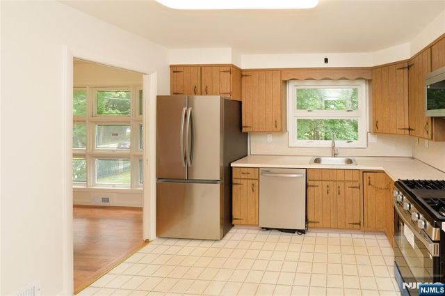 2 Kershner Place, Fair Lawn, NJ 07410