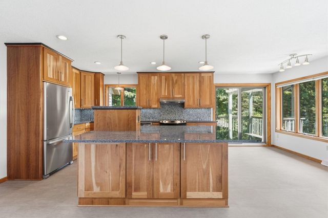 386 Bear Avenue S, Vadnais Heights, MN 55127