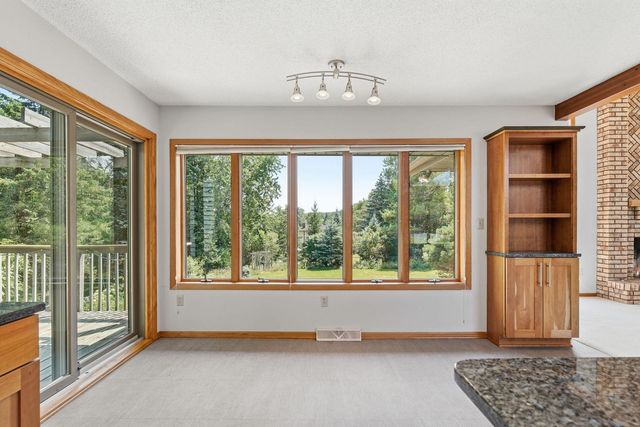 386 Bear Avenue S, Vadnais Heights, MN 55127
