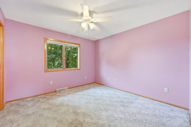 386 Bear Avenue S, Vadnais Heights, MN 55127