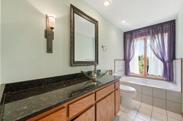 386 Bear Avenue S, Vadnais Heights, MN 55127