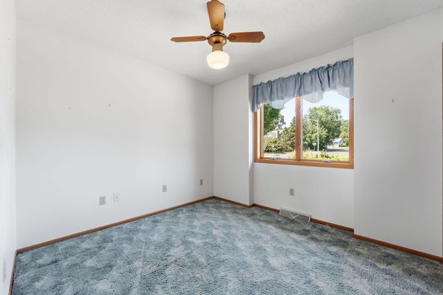 386 Bear Avenue S, Vadnais Heights, MN 55127