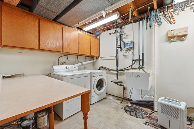 386 Bear Avenue S, Vadnais Heights, MN 55127