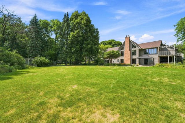 386 Bear Avenue S, Vadnais Heights, MN 55127