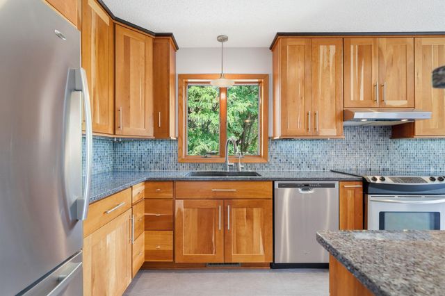 386 Bear Avenue S, Vadnais Heights, MN 55127