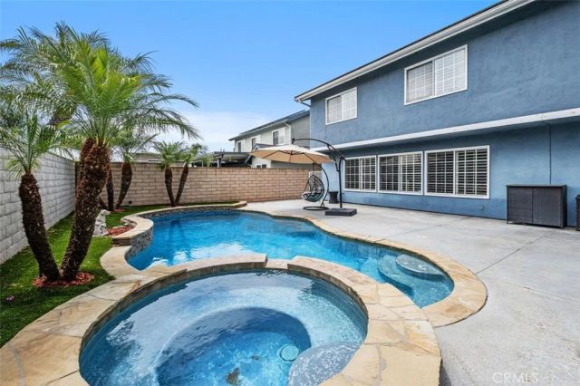 8412 Velvet Circle, Huntington Beach, CA 92646