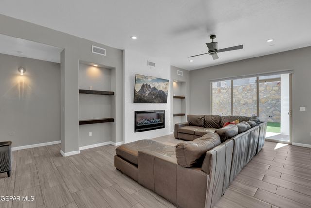 1256 DESERT NIGHT Street, El Paso, TX 79912