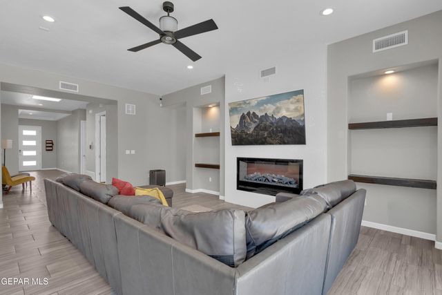 1256 DESERT NIGHT Street, El Paso, TX 79912