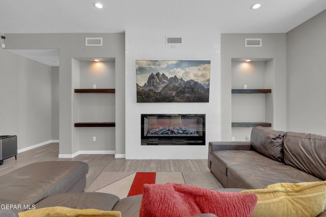 1256 DESERT NIGHT Street, El Paso, TX 79912