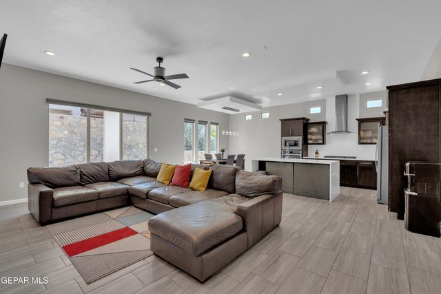1256 DESERT NIGHT Street, El Paso, TX 79912