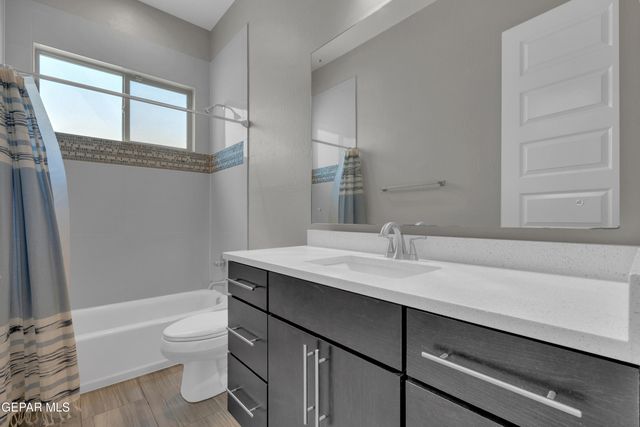 1256 DESERT NIGHT Street, El Paso, TX 79912