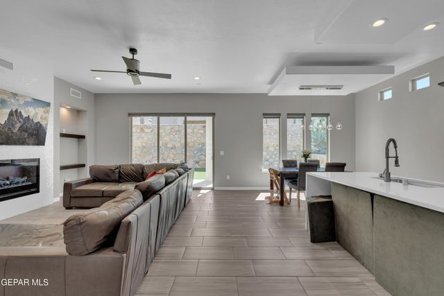 1256 DESERT NIGHT Street, El Paso, TX 79912