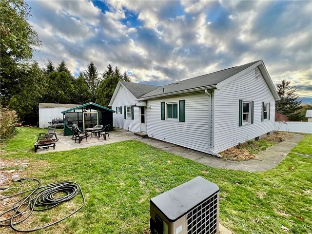 27 Hart Street, Oswego, NY 13126