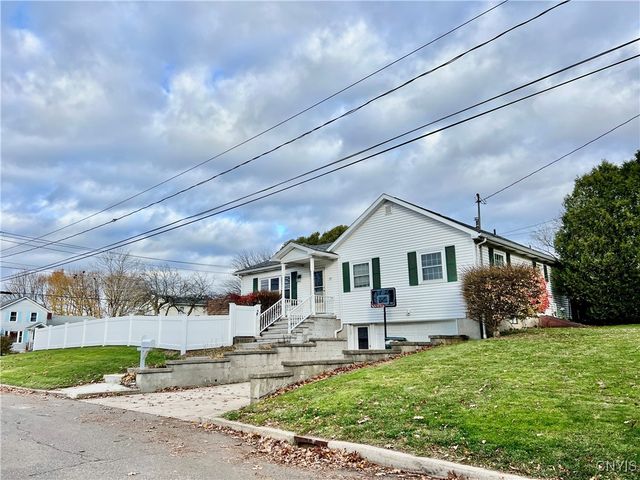 27 Hart Street, Oswego, NY 13126