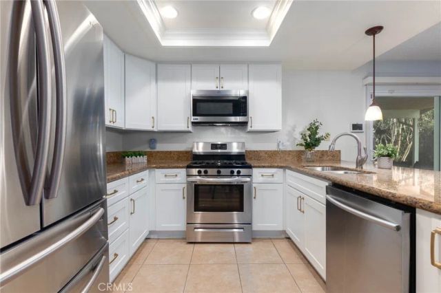 26182 Crestone Drive, Menifee, CA 92586
