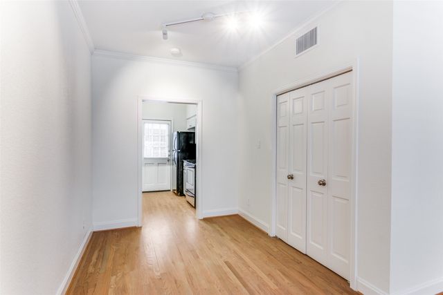 4405 Bellaire Drive S 119, Fort Worth, TX 76109