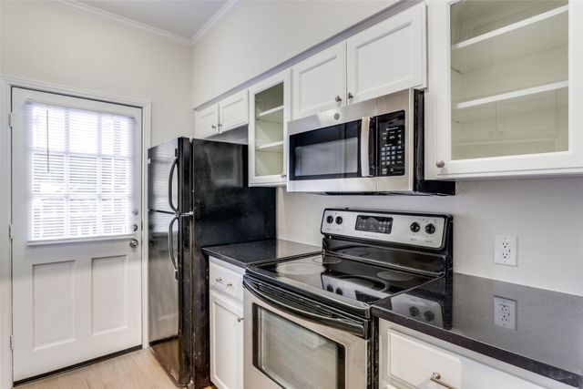 4405 Bellaire Drive S 119, Fort Worth, TX 76109