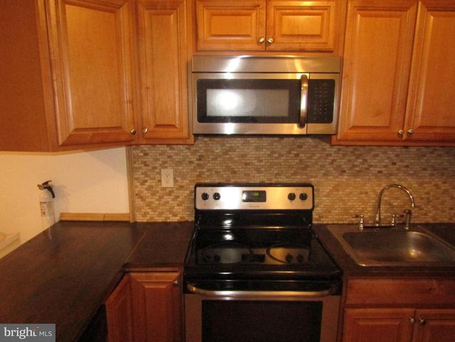 2522 W MONTGOMERY AVE, Philadelphia, PA 19121
