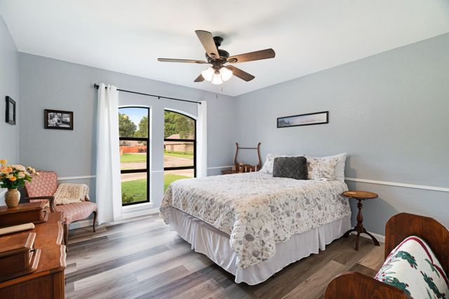 1945 N Collegiate Drive, Paris, TX 75462