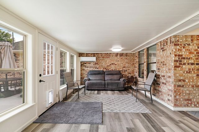 1945 N Collegiate Drive, Paris, TX 75462