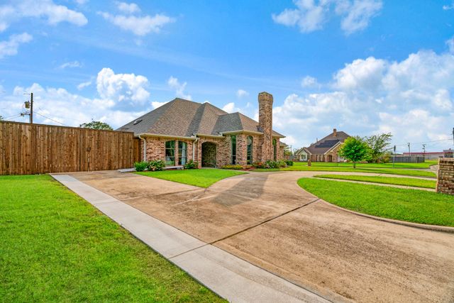 1945 N Collegiate Drive, Paris, TX 75462