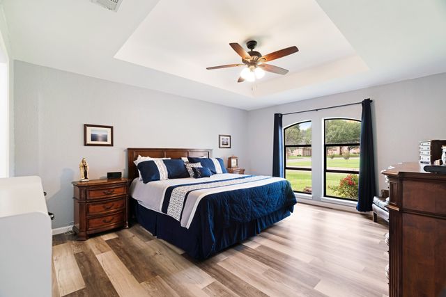 1945 N Collegiate Drive, Paris, TX 75462